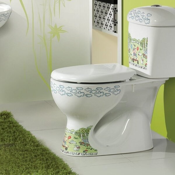 WC complet bébé Yumurcak Décoré blanc avec motifs colorés de ciel nuageux et personnages enfantins, dimensions ergonomiques pour apprentissage propreté