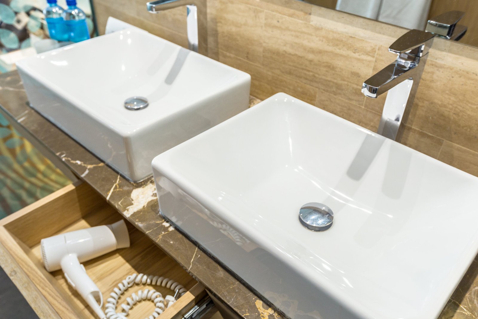 Vasque à poser ou lavabo encastré : Le guide pour bien choisir.