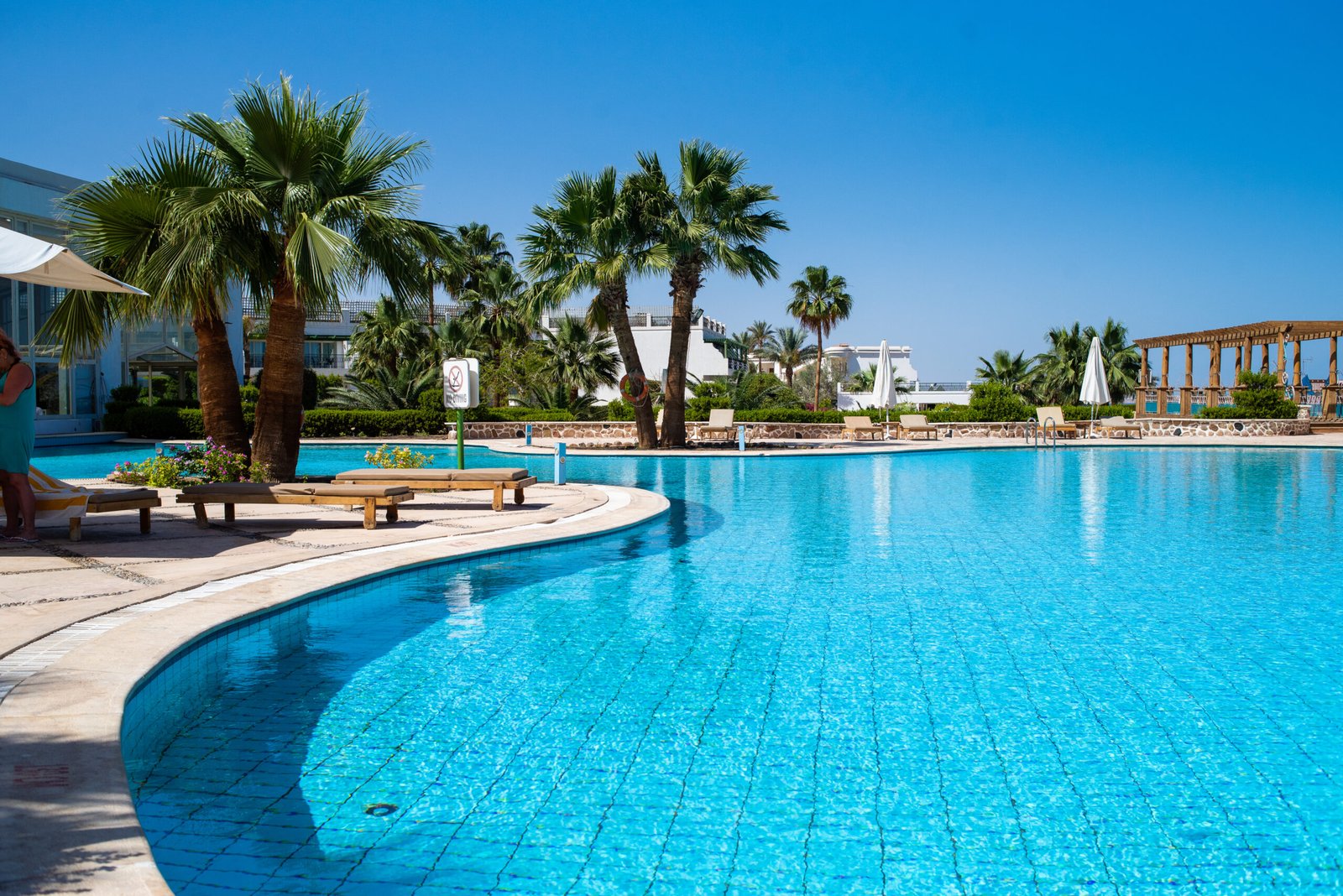 Entretien eau piscine : Guide complet pour une eau cristalline