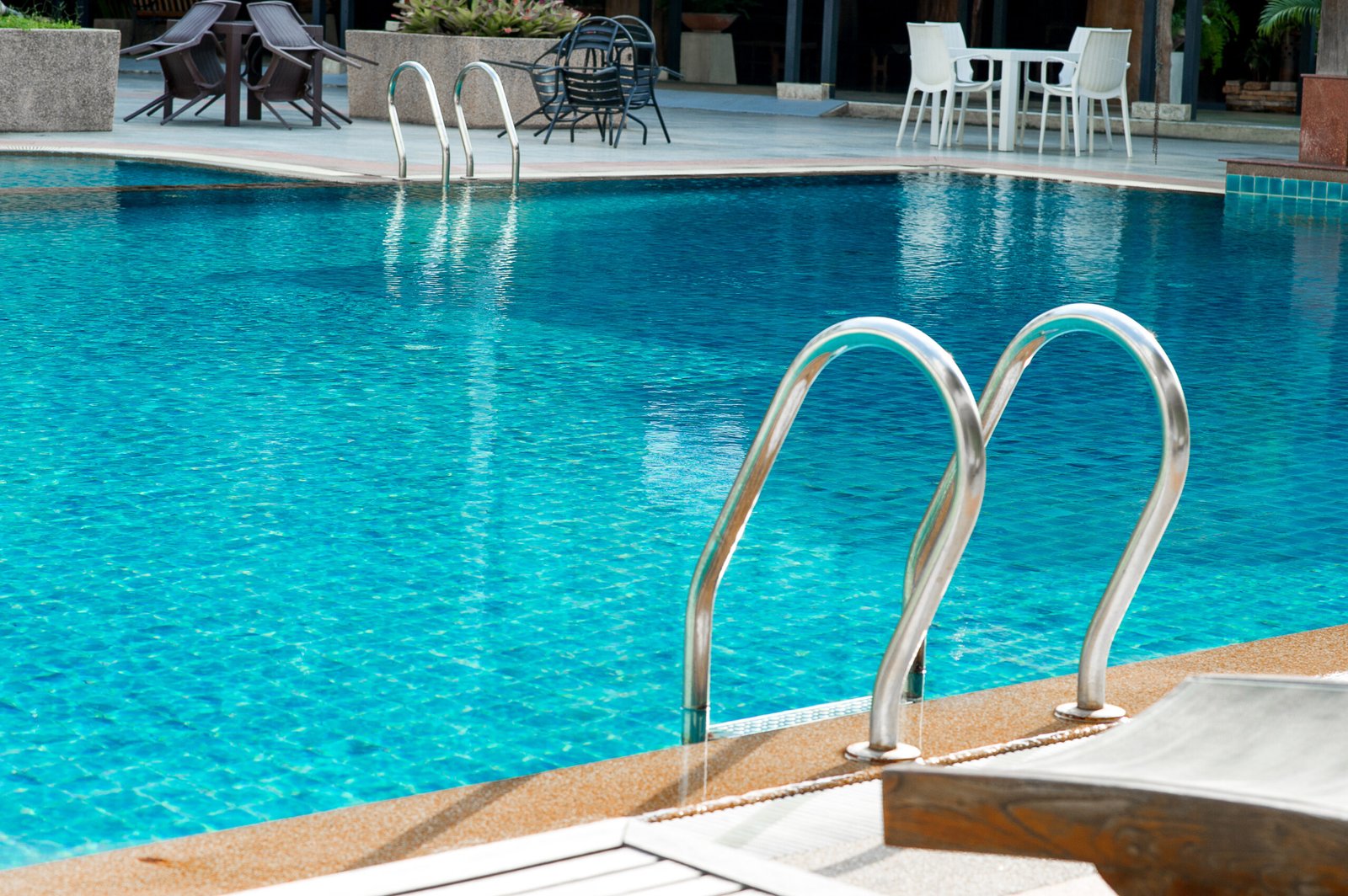 Entretien eau piscine : Guide complet pour une eau cristalline