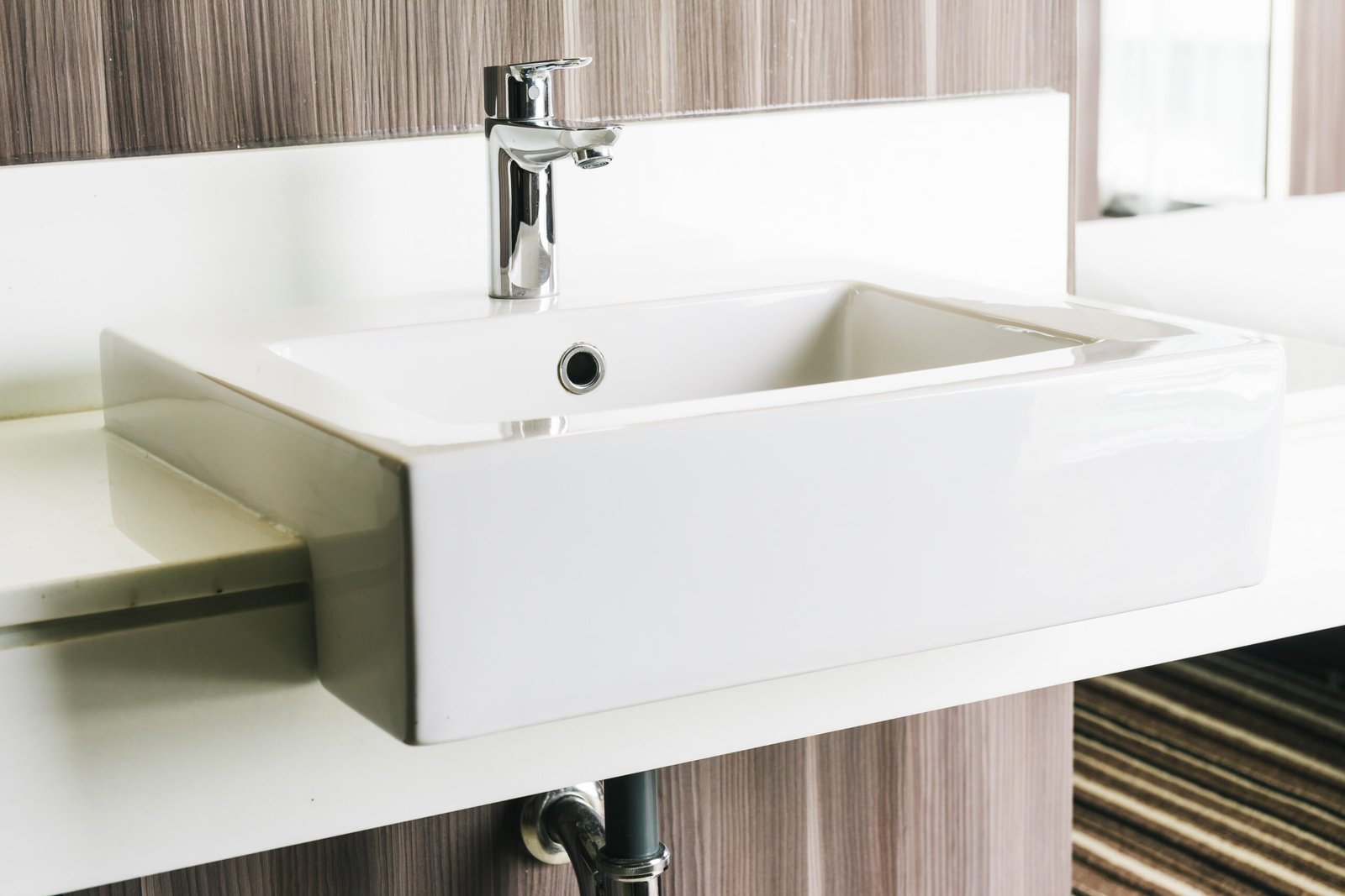 Vasque à poser ou lavabo encastré : Le guide pour bien choisir.