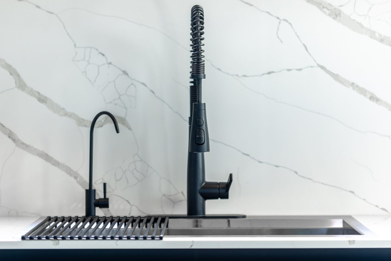 Mitigeur Douchette Cuisine : Gadget ou Réelle Utilité ?