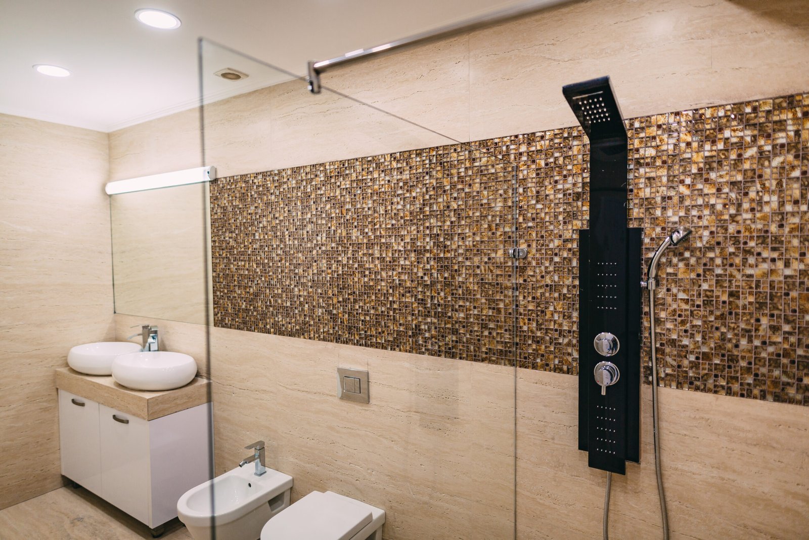 Colonne de douche thermostatique : Pourquoi c'est l'investissement confort indispensable ?
