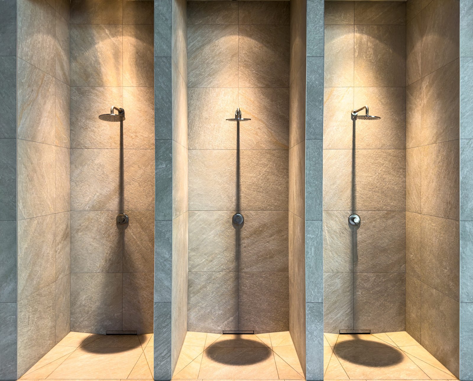 Colonne de douche thermostatique : Pourquoi c'est l'investissement confort indispensable ?