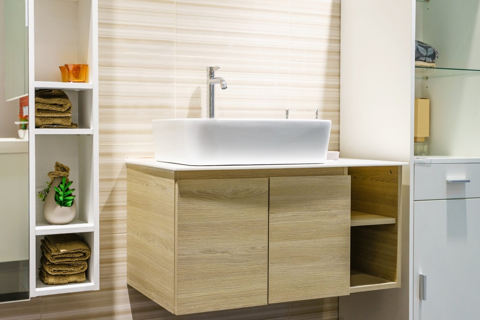 Meuble salle de bain en PVC : les questions à se poser avant l'achat 3 meuble salle de bain en pvc