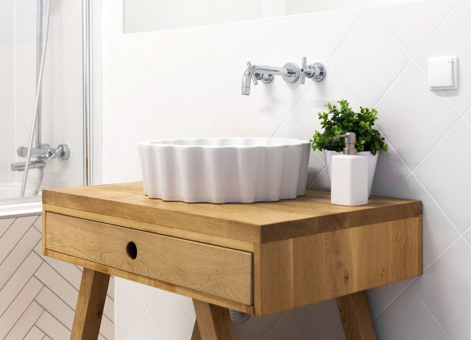 Meuble salle de bain en PVC : les questions à se poser avant l'achat 4 meuble salle de bain en pvc